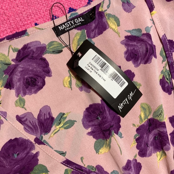 NWT flowery wrap mini summer dress - Picture 4 of 9